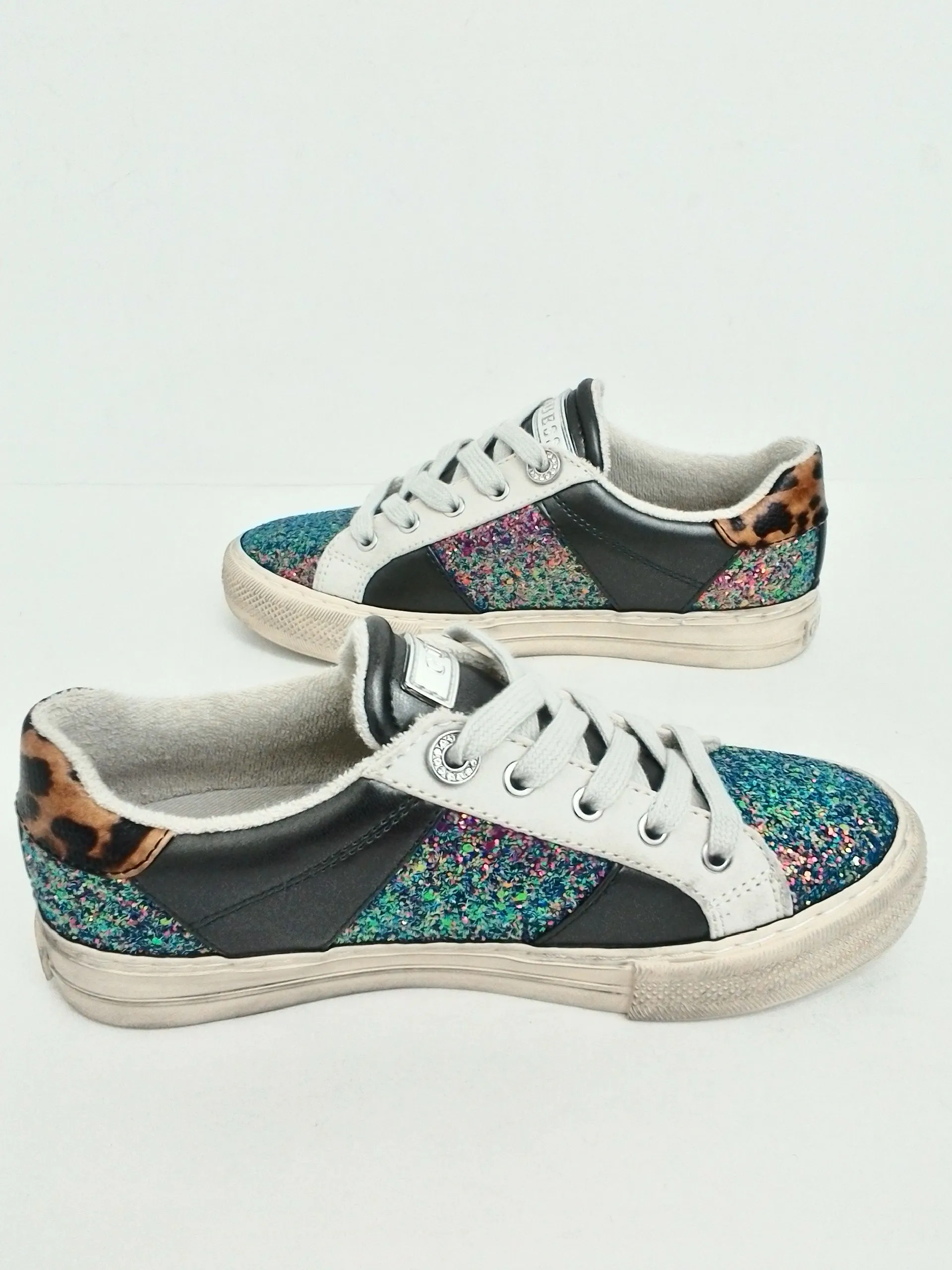 Guess Women's Loven Sneakers Size 5 M