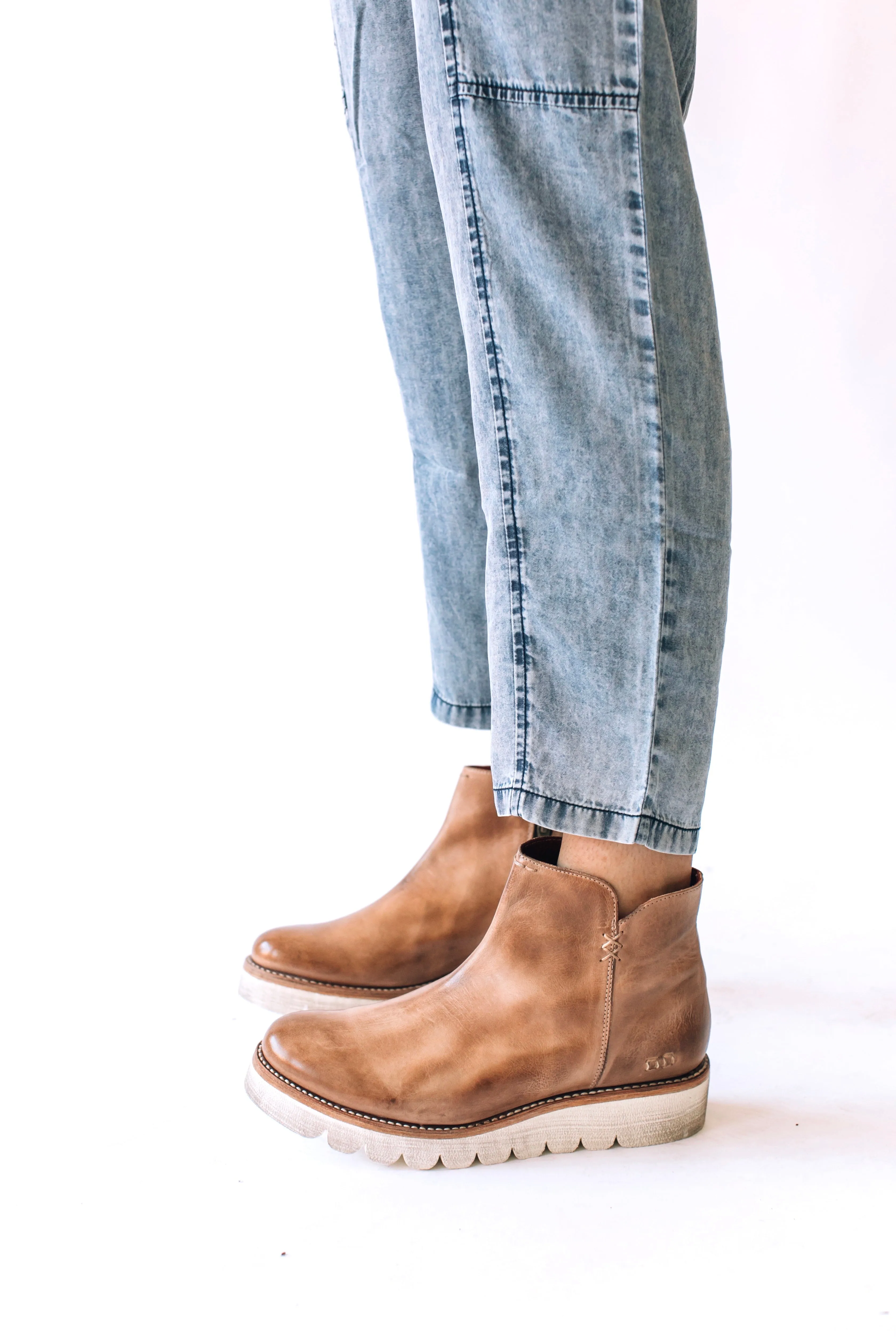 Lydyi Tan Rustic