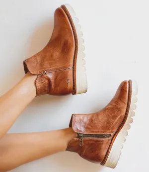 Lydyi Tan Rustic