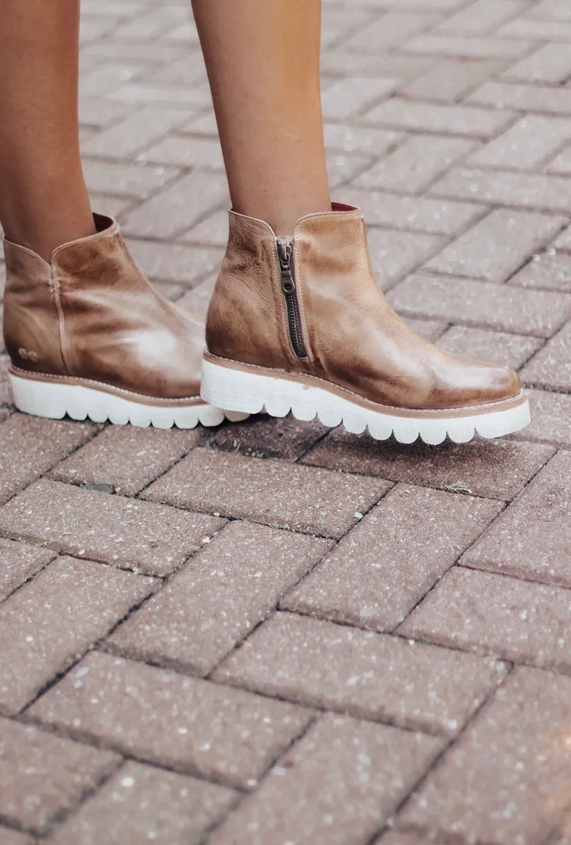 Lydyi Tan Rustic