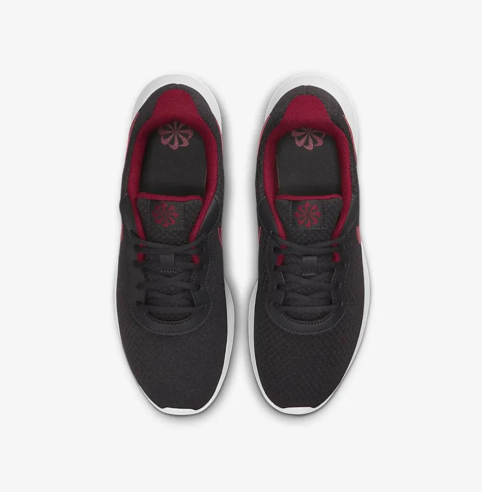 Nike Tanjun