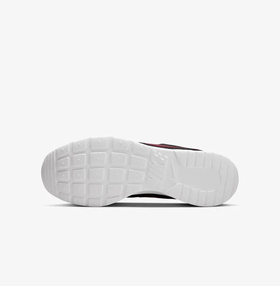 Nike Tanjun