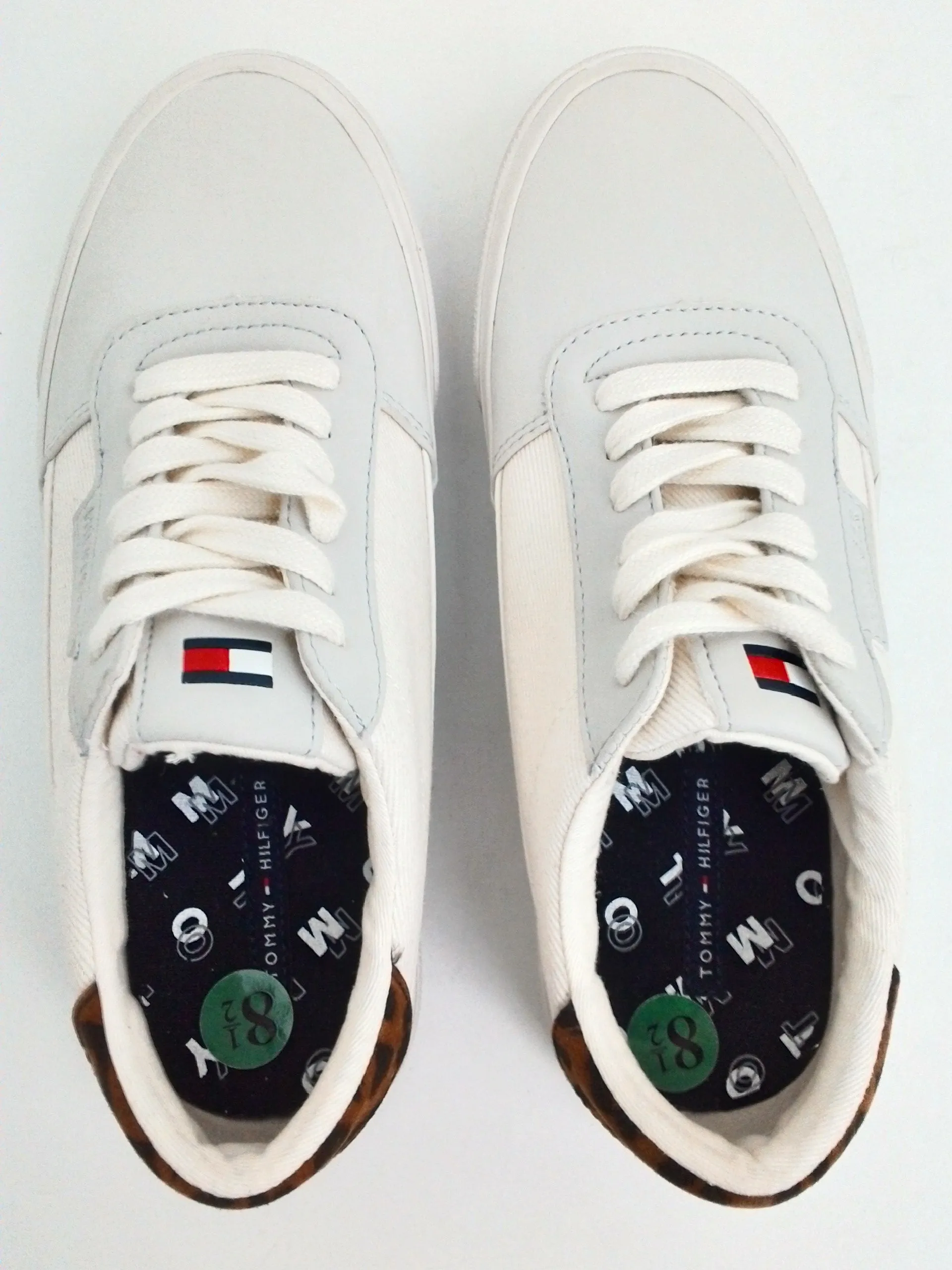 Tommy Hilfiger Women's White/Beige Sneakers Size 8.5