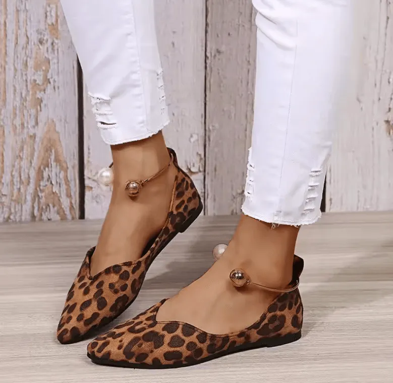 Women’s Pointed Leopard Print Flat Shoes - Fashionable Slip-On Loafers